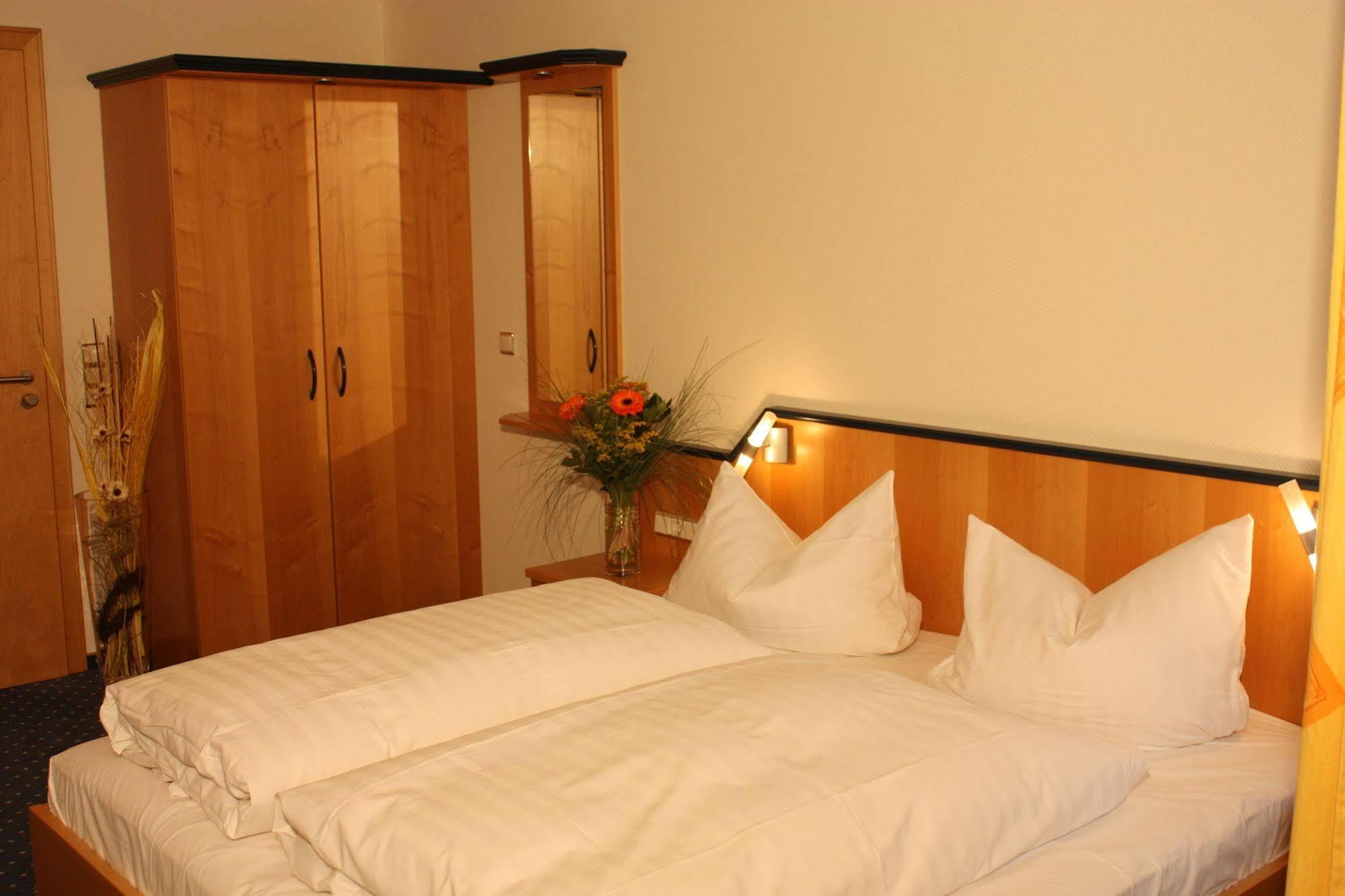Hotel Gasthof Zum Biber Motten Exterior foto