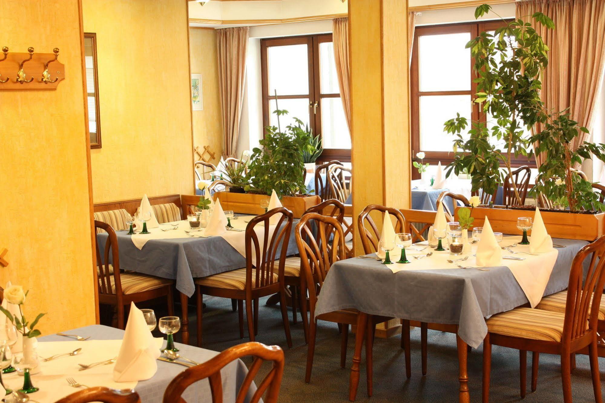 Hotel Gasthof Zum Biber Motten Exterior foto