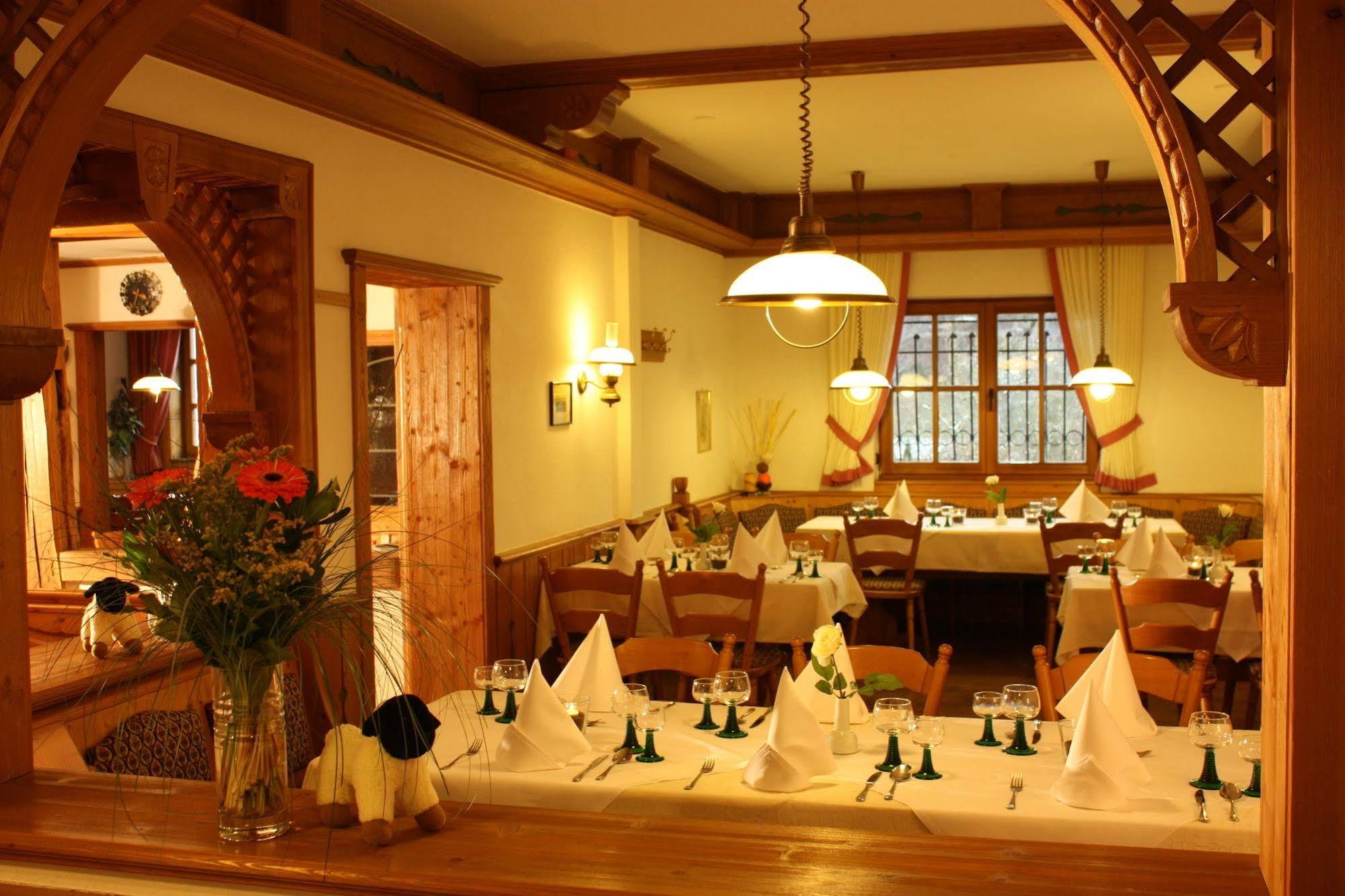 Hotel Gasthof Zum Biber Motten Exterior foto